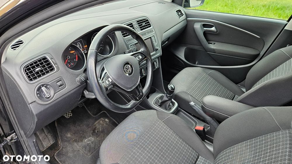 Volkswagen Polo 1.4 TDI (Blue Motion Technology) Comfortline - 22