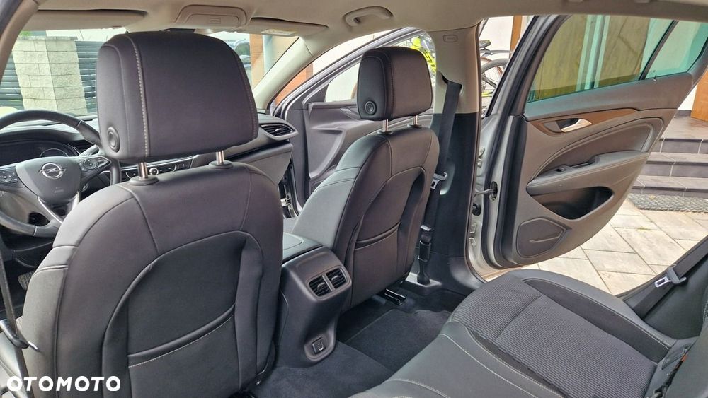 Opel Insignia - 15