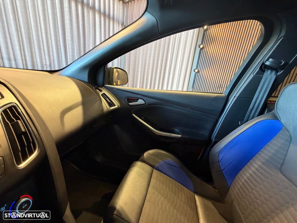 Ford Focus SW 2.0 TDCi ST-2 - 24