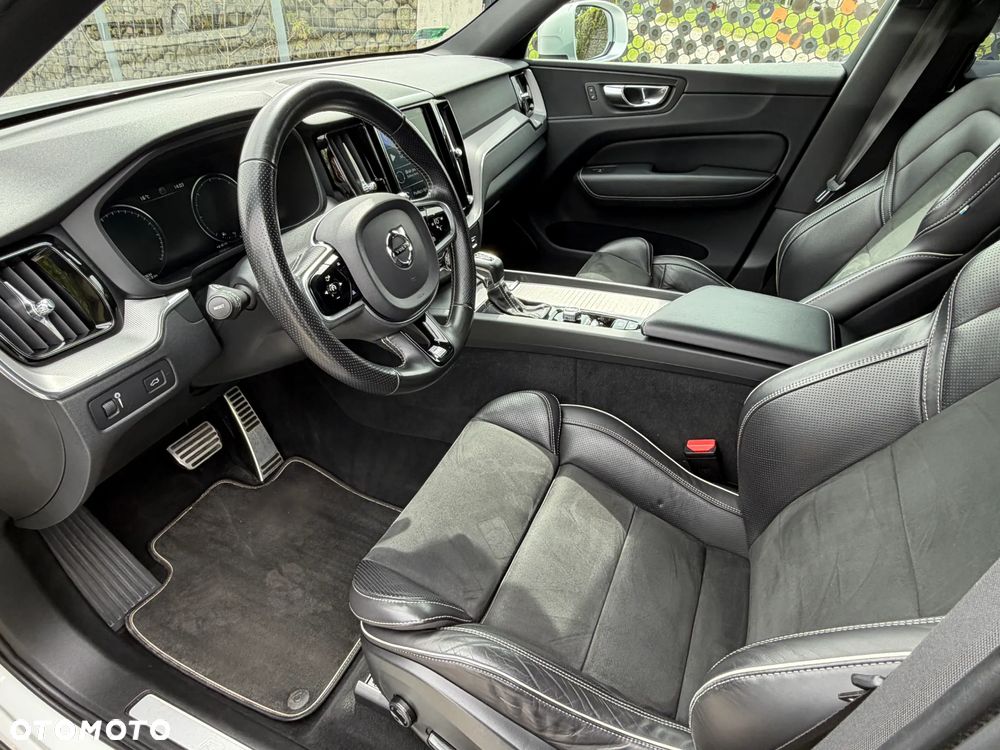 Volvo XC 60 D4 R-Design - 21