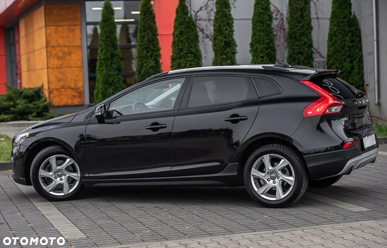 Volvo V40 Cross Country - 10
