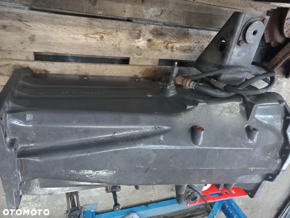 Massey Ferguson skrzynia biegów 3382295M3,3580845M1,obudowa skrzyni,rewers,a b,żół zając,speed shift,3583406M2,3382229M3,3580495M00,3580496M00,3582154M00,widełki,koło zębate,wałek,choinka.kompletna skrzynia,wybierak. - 3