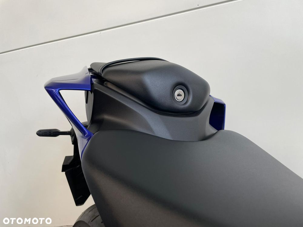 Yamaha R3 - 14