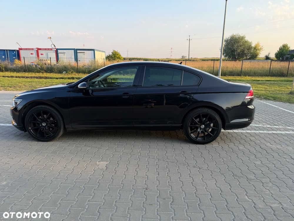 Volkswagen Passat - 17