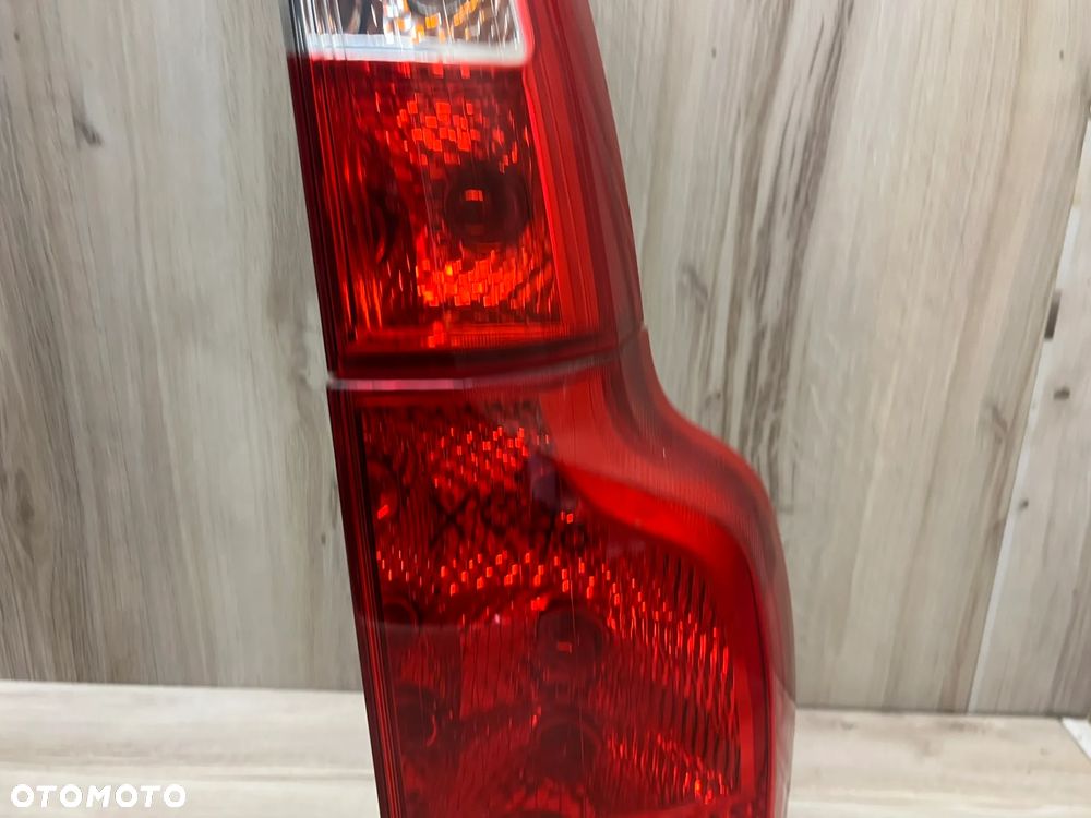 LAMPA TYLNA PRAWA VOLVO XC70 V70 II LIFT - 4