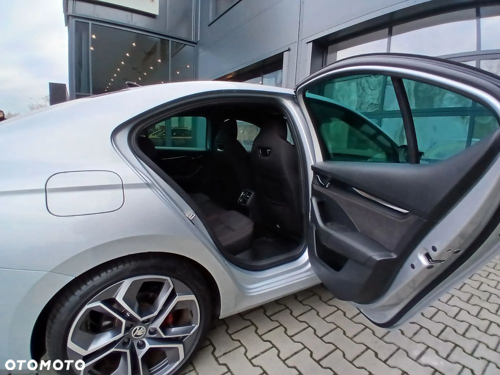 Skoda Octavia 2.0 TDI RS DSG - 16
