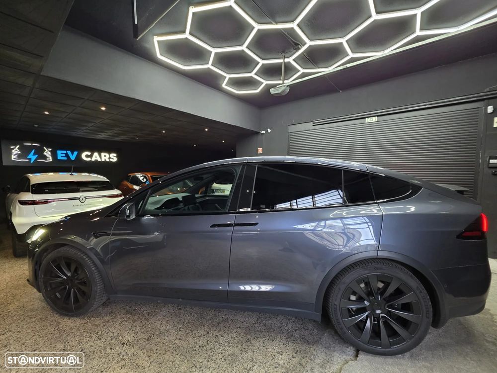 Tesla Model X Plaid AWD - 24