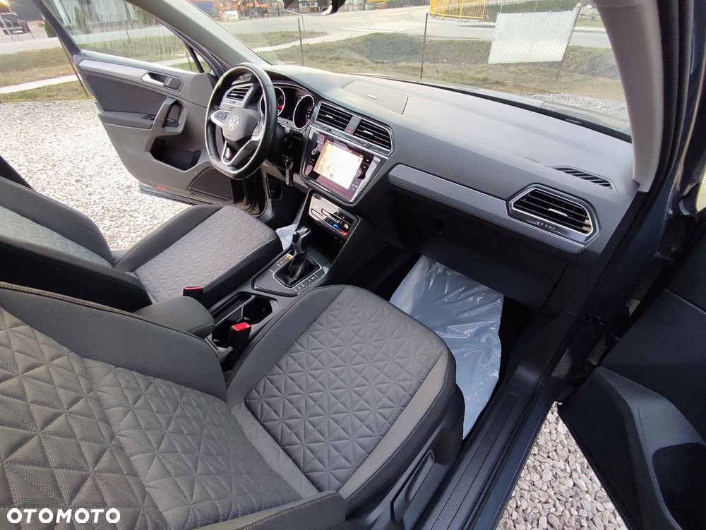 Volkswagen Tiguan - 27