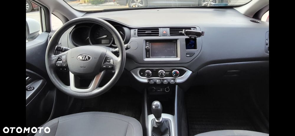 Kia Rio 1.4 L - 14