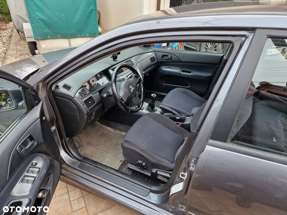 Mitsubishi Lancer 1.6 Invite - 5