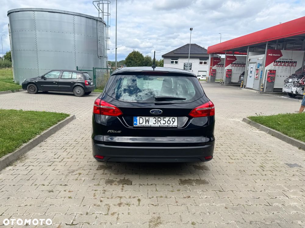 Ford Focus 1.5 TDCi SYNC Edition - 14