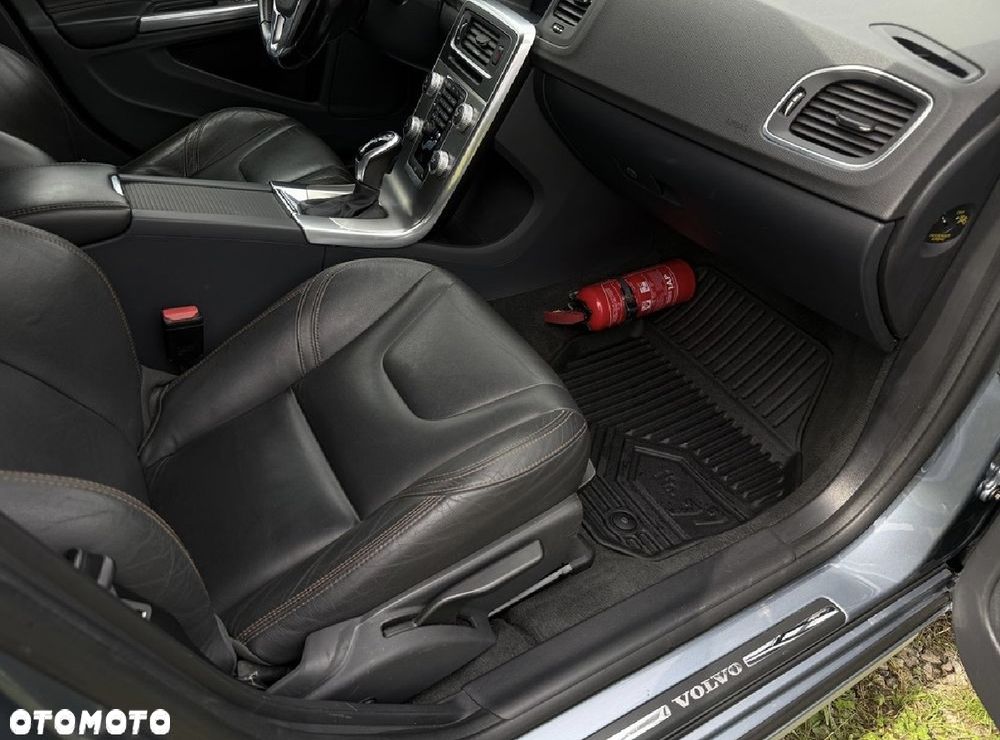 Volvo V60 Cross Country - 21