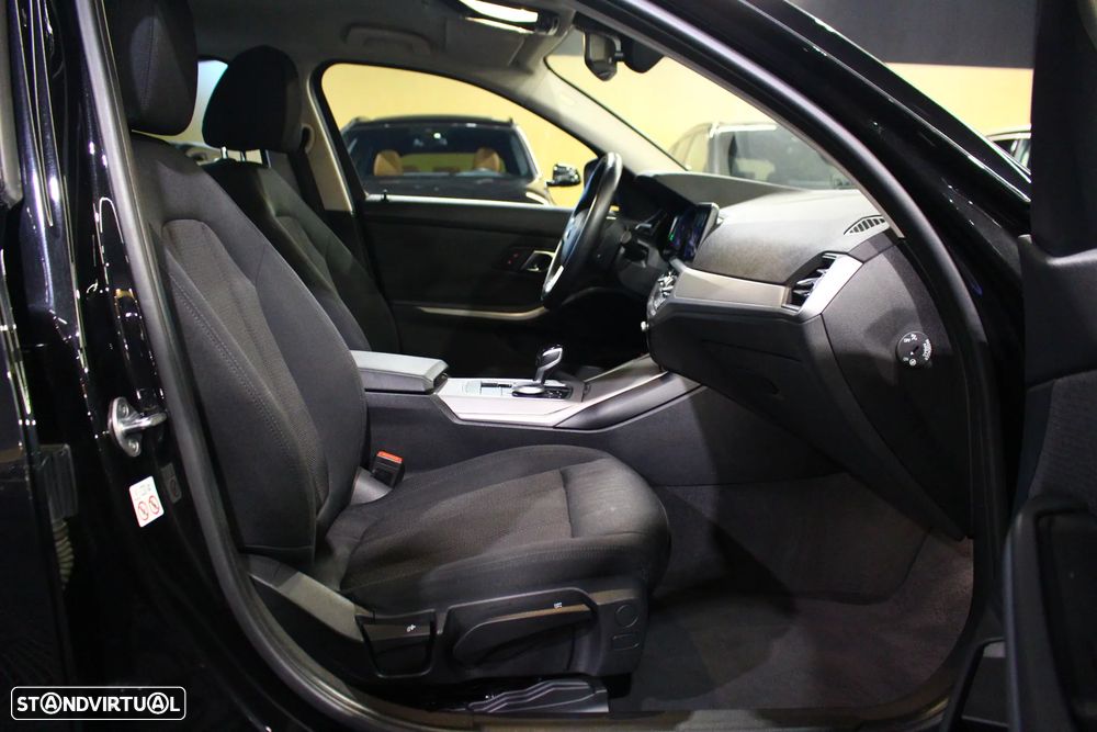 BMW 330 e Auto - 16