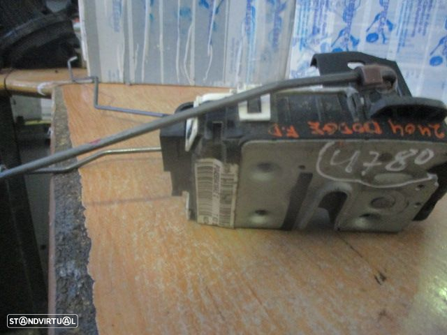 Fecho P04589416AE DODGE CALIBER 2008 2.0 CRD 140CV 5P PRETO FD 4 PINOS - 5