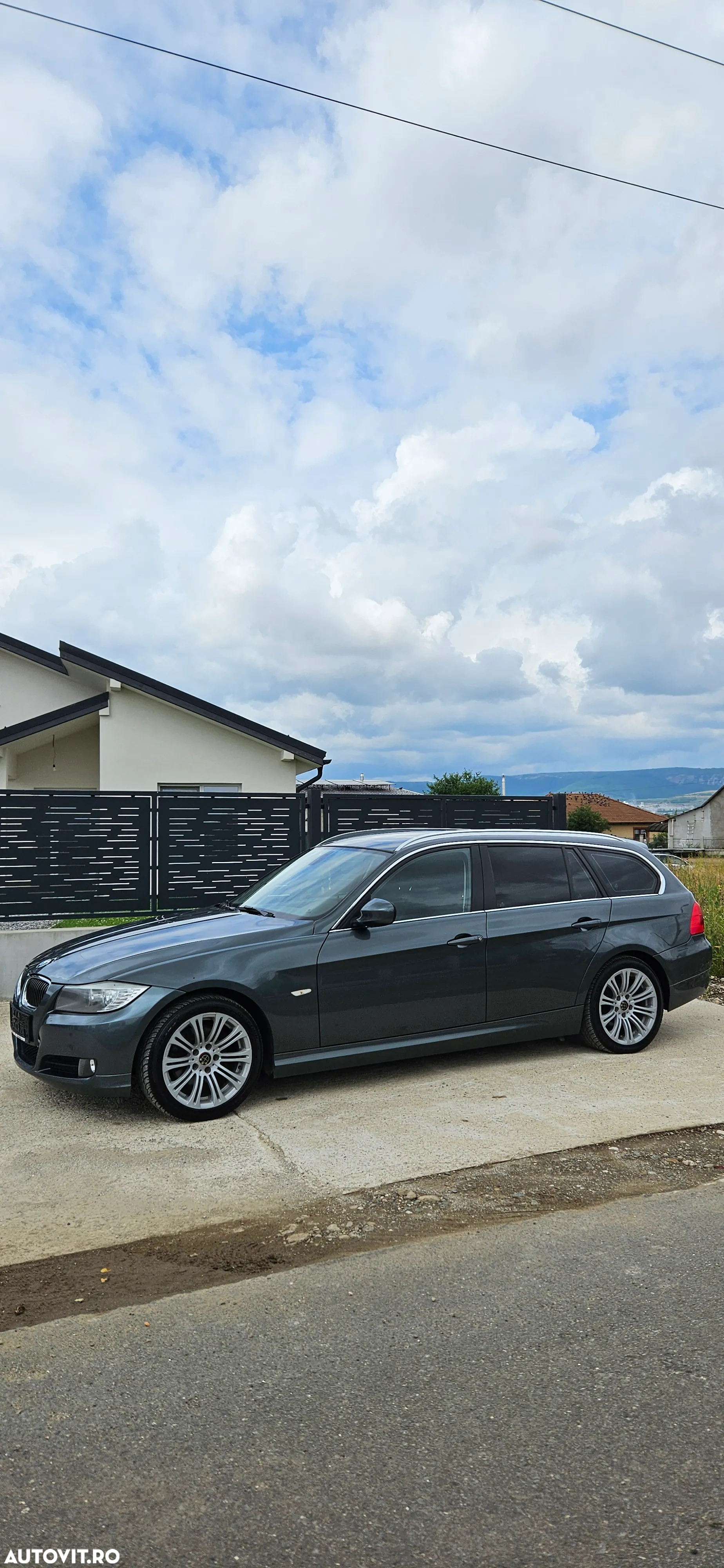 BMW Seria 3 318d DPF Touring Edition Exclusive - 12