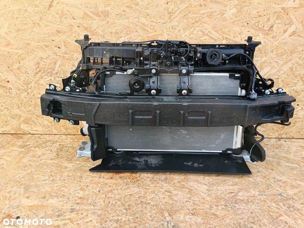 zderzak pas przedni belka błotnik chłodnice lampy Toyota Yaris IV 1.5 Hybrid - 14