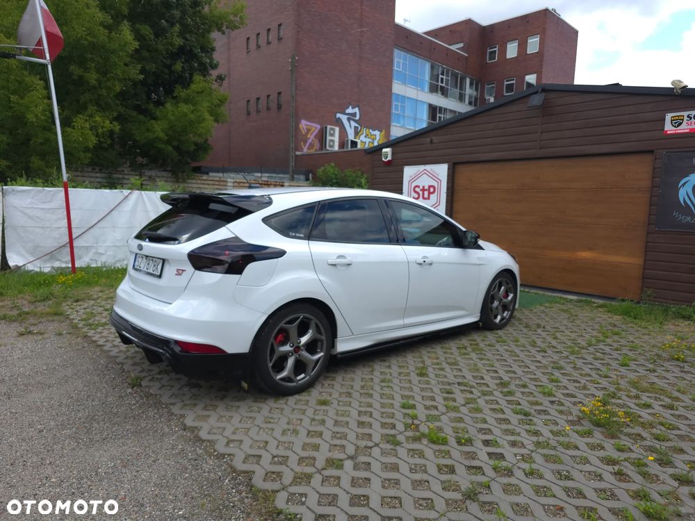 Ford Focus - 1