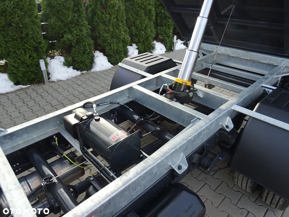 Iveco 35C18 Wywrotka 3-stronna KLIMA HAK Super Stan - 9