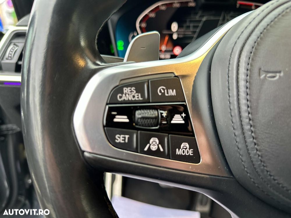 BMW Seria 3 320i xDrive Aut. Edition M Sport Shadow - 19