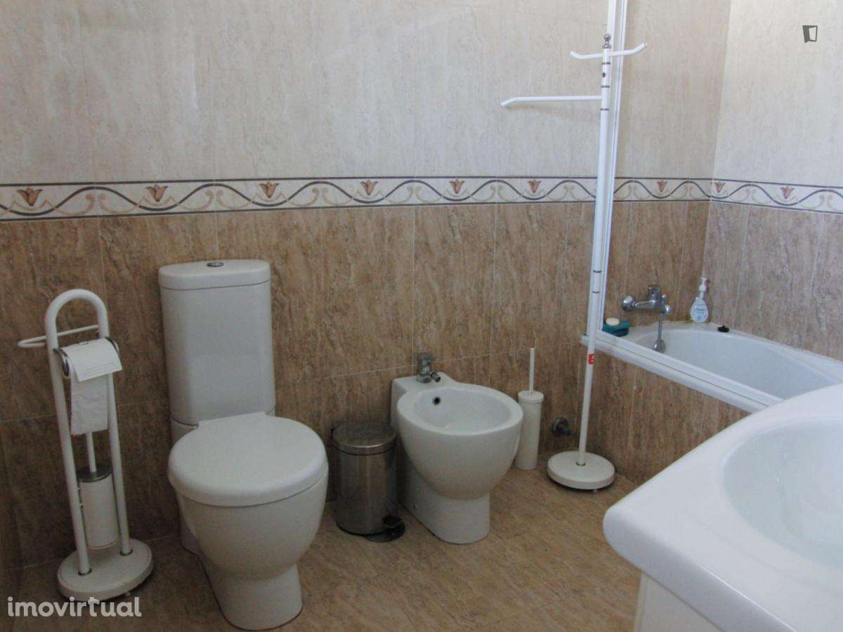 Quarto - localizado em Vila nova de gaia - Grande imagem: 5/7