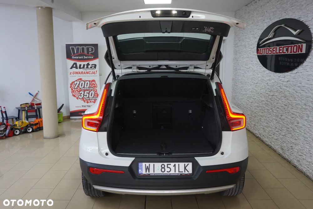 Volvo XC 40 B4 B AWD Momentum Pro - 10