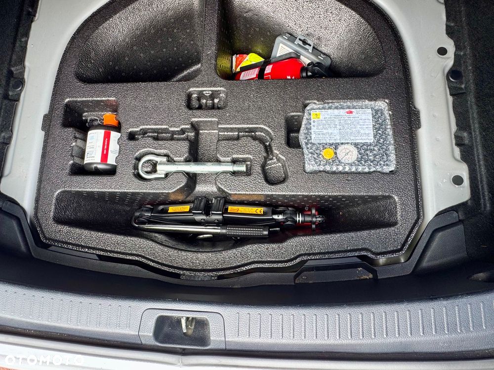 Toyota Corolla 1.6 Comfort - 12