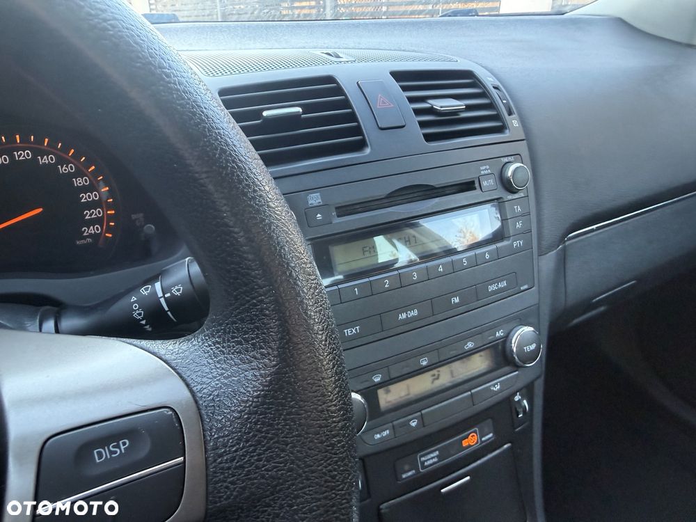 Toyota Avensis 1.8 Comfort - 19