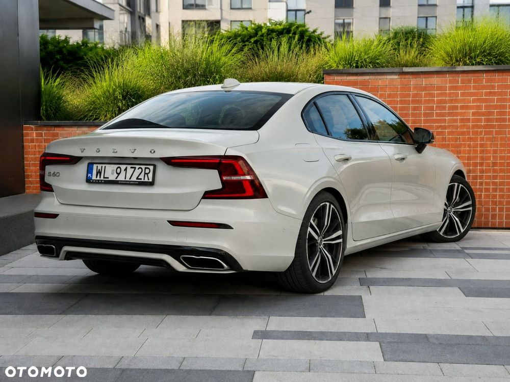 Volvo S60 B5 B AWD R-Design - 2