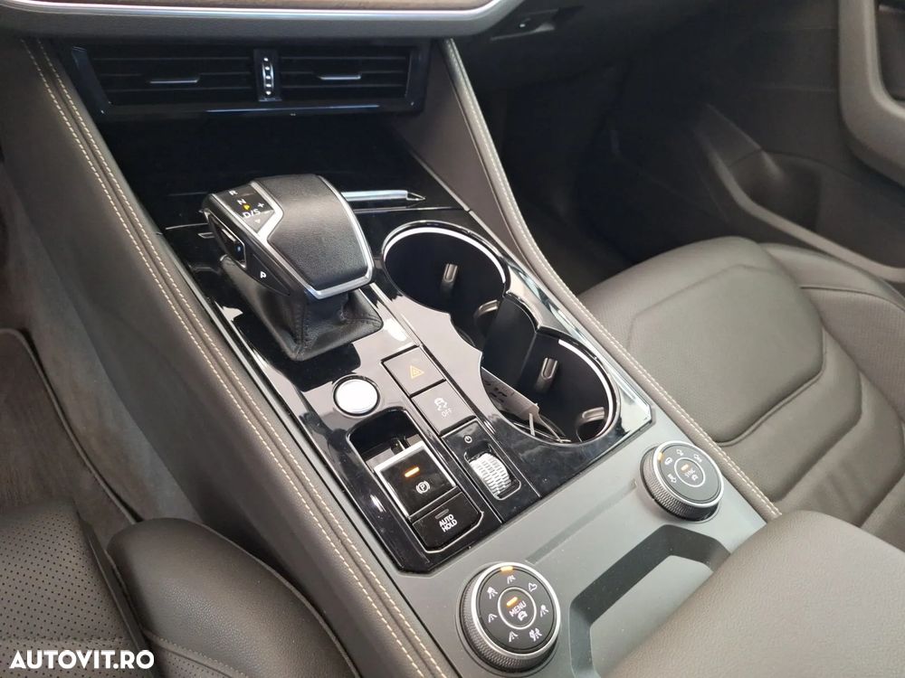 Volkswagen Touareg V6 TDI 4MOTION Elegance - 12