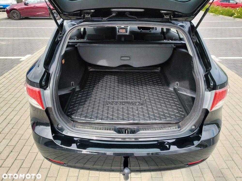 Toyota Avensis 1.8 Sol plus NAVI - 15