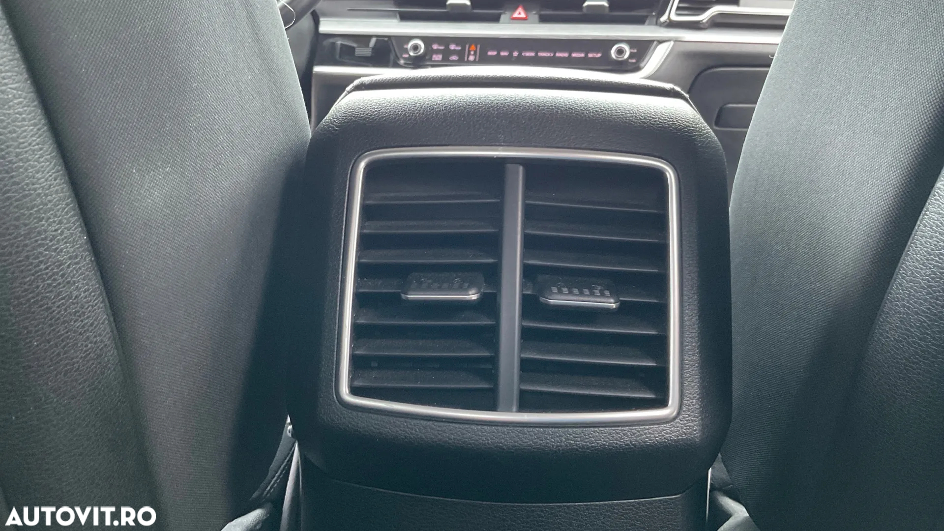 Kia Sportage 1.6 T-GDI MHEV 7DCT HP 4x2 Style - 35