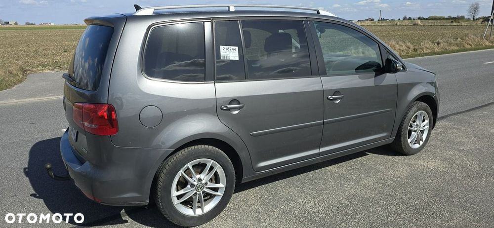 Volkswagen Touran - 4