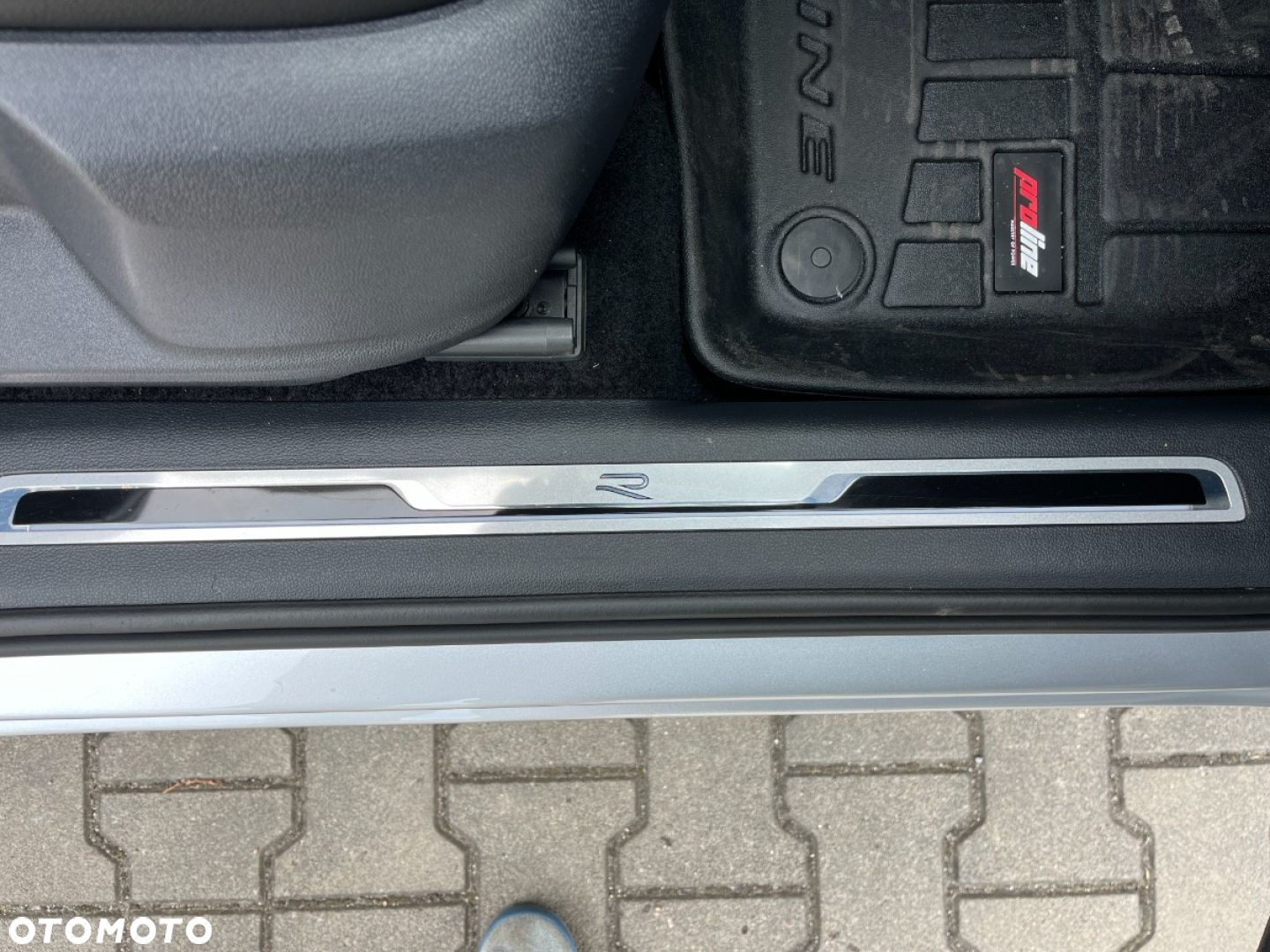 Volkswagen Tiguan 2.0 TDI SCR DSG R-Line - 32