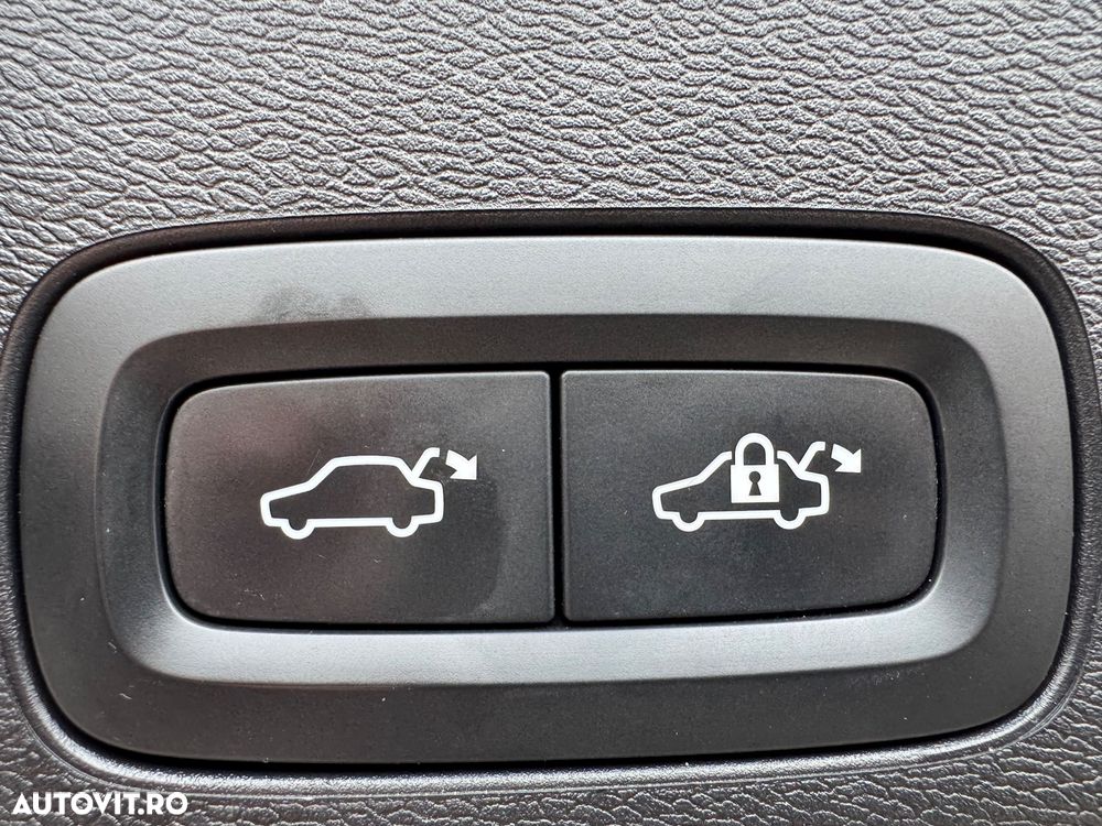 Volvo XC 60 D5 AWD Inscription - 24