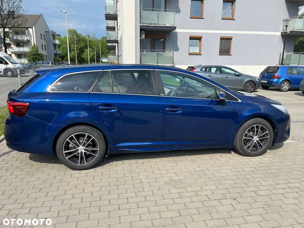 Toyota Avensis 2.0 D-4D Prestige - 3