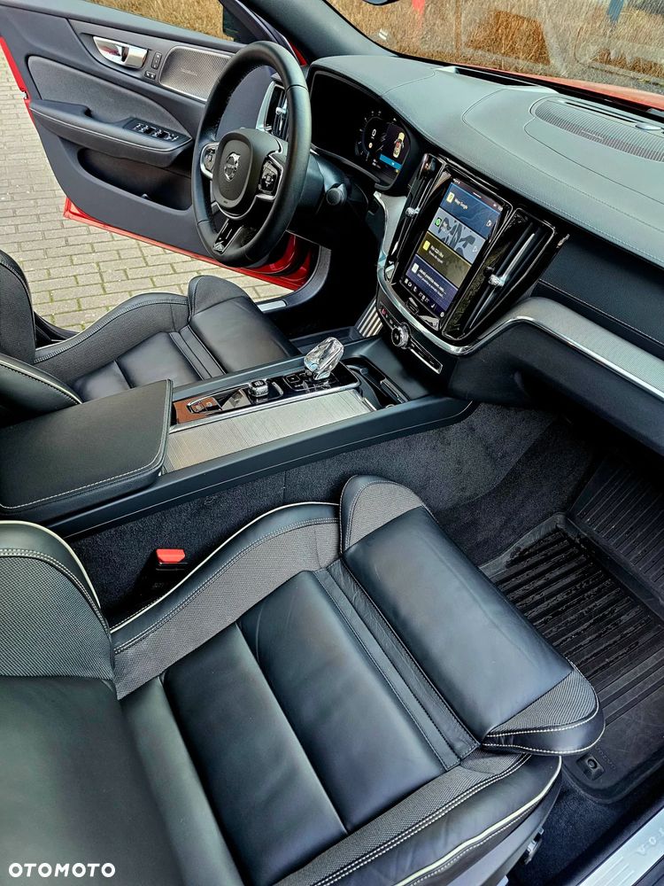 Volvo S60 B5 B AWD Ultimate Dark - 18