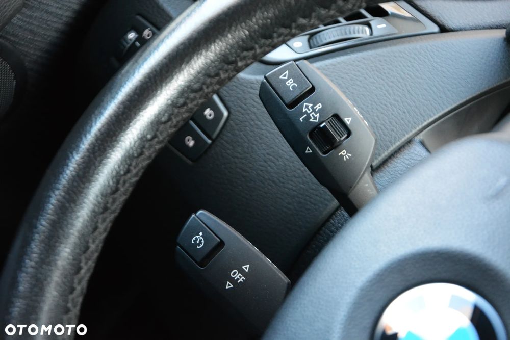 BMW X1 sDrive18d xLine - 25