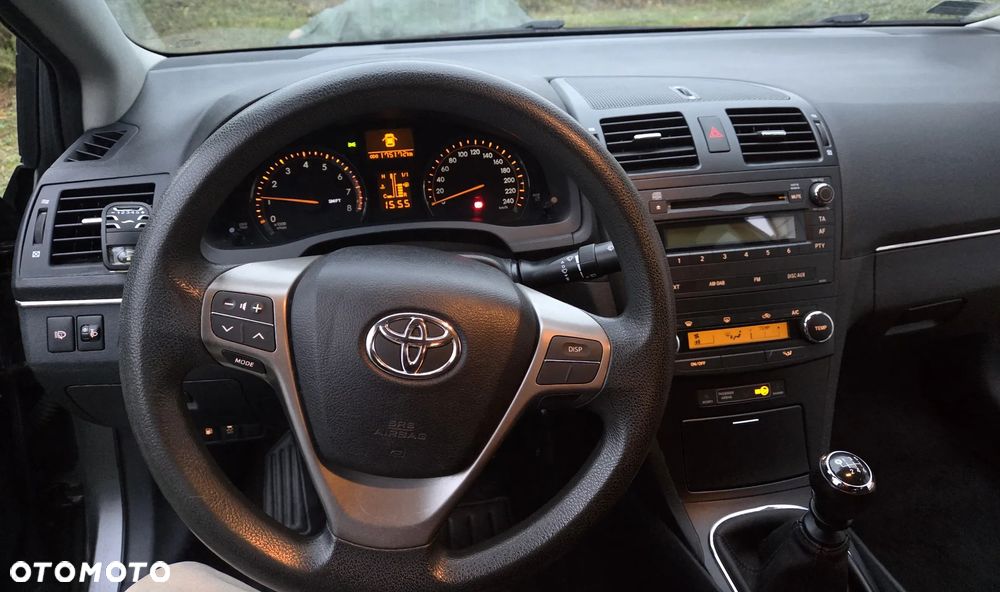 Toyota Avensis 1.8 Luna - 10