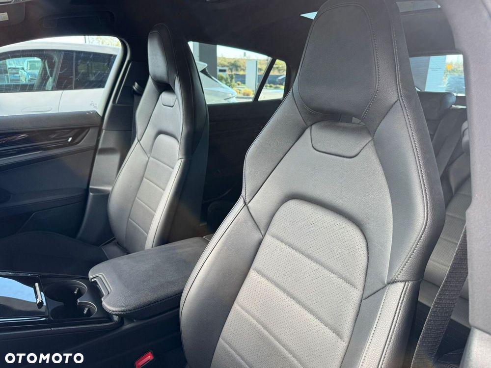 Porsche Panamera 4 E-Hybrid PHEV - 16