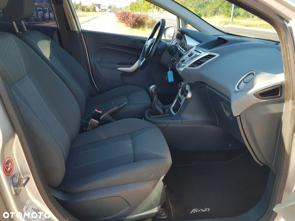 Ford Fiesta - 17