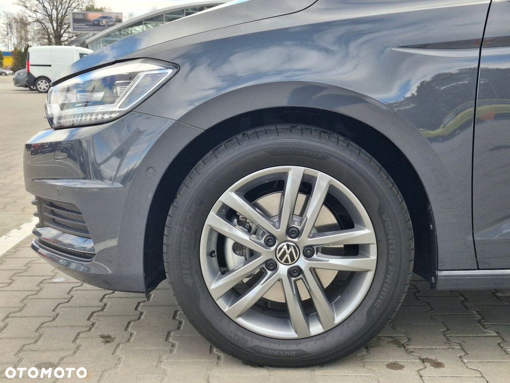 Volkswagen Touran - 5
