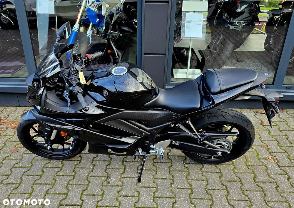 Yamaha R3 - 5