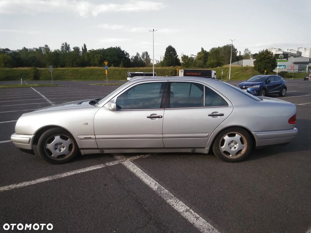 Mercedes-Benz Klasa E 200 Avantgarde - 4