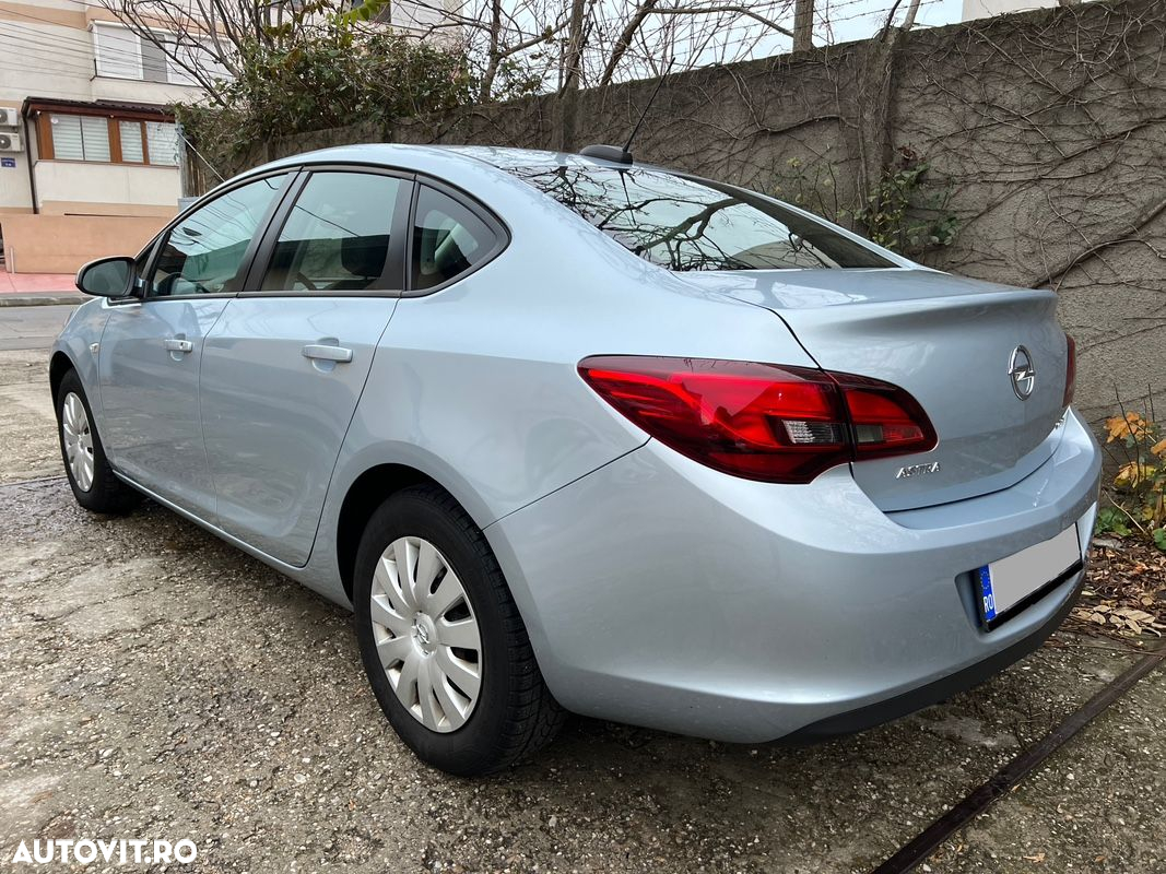 Opel Astra 1.6 CDTI Start/Stop Cosmo - 10