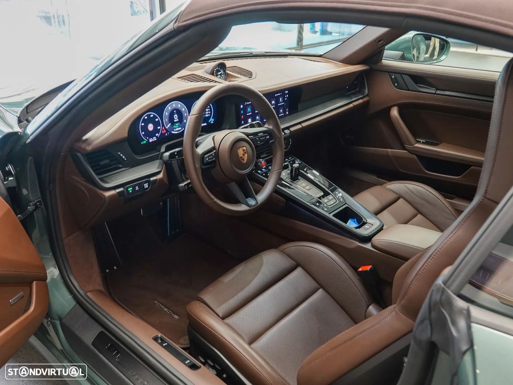 Porsche 911 (992) Carrera GTS - 9