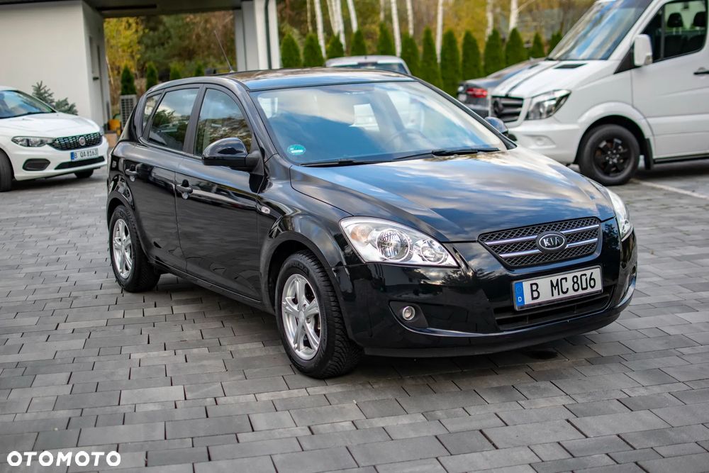 Kia Ceed - 27