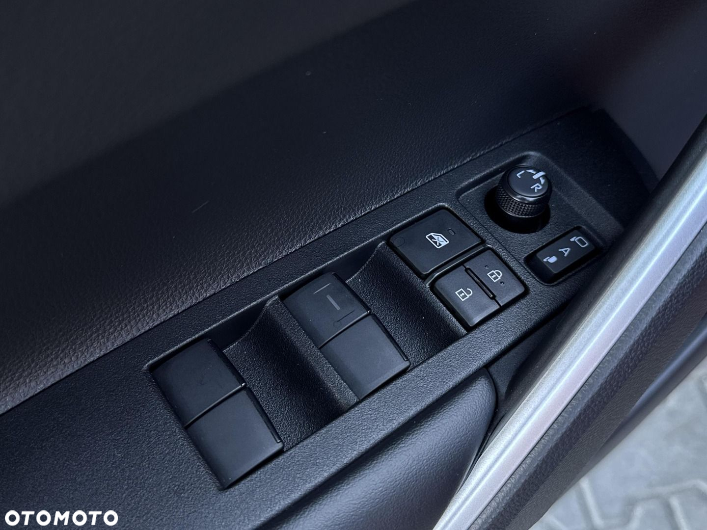 Toyota Corolla Cross 2.0 Hybrid Style - 27