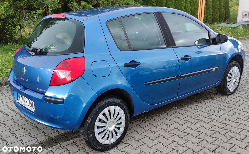 Renault Clio 1.2 16V 75 Expression - 3