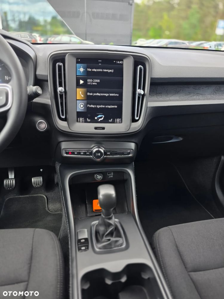 Volvo XC 40 T3 Momentum Pro - 36