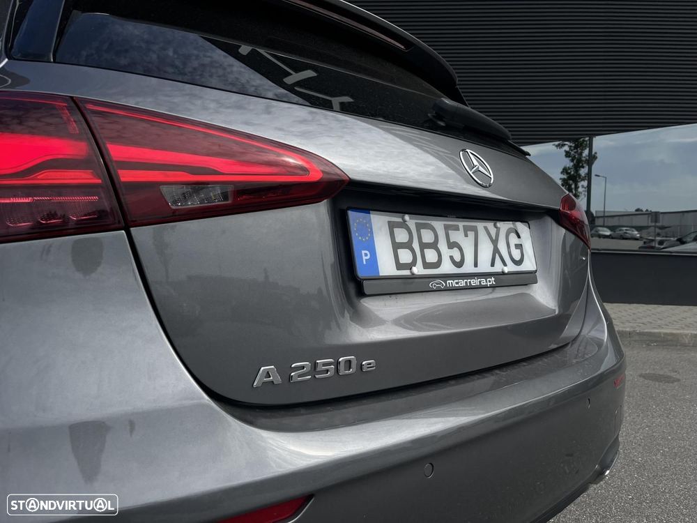 Mercedes-Benz A 250 e 8G-DCT AMG Line Advanced Plus - 21